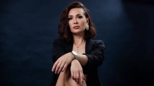 Unshaken. Unapologetic. Unforgettable. 🔥 od VeraNoir  2 snímek