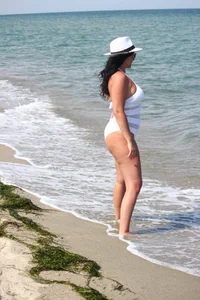 Deborah: sexy képek tengerpartos ( фото)