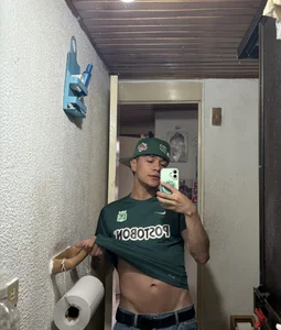 🍀💚 de imxxjoel  4 photos