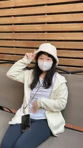 Note_Huang Public Pic 2