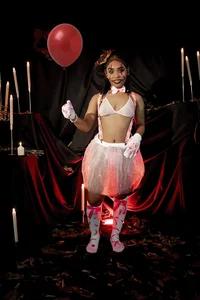 SkylerBloomm Halloween girl 😈 Foto 5