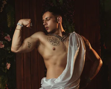 Dustin_Sonne For you who are in my profile🖤🤍 Pic