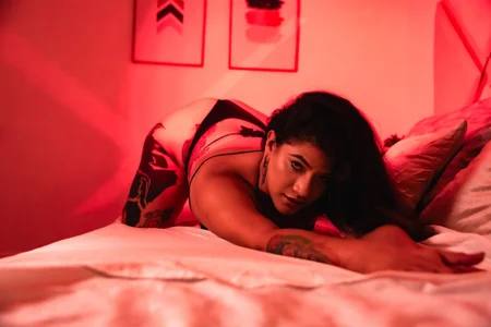 rubi_leyre sexy in red❤😈 slika 2
