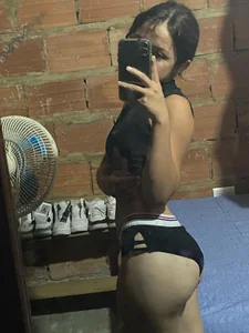 _Samylove_ Public Pic 4