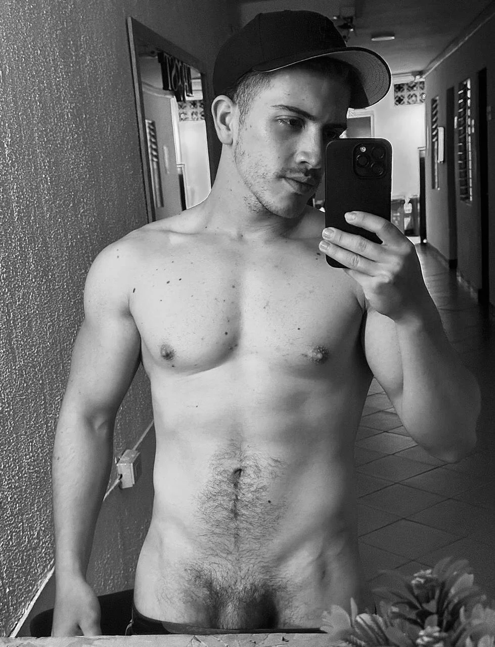 ALANNFERRER Public 사진