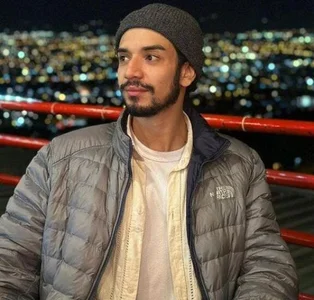 Public od DiemMartinez01  snímek