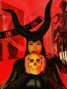 SofieReyes Dangerously Bewitched🩸🕷️🖤 Pic 7