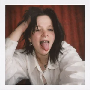 EviaVanveen white shirt <3 Pic 3