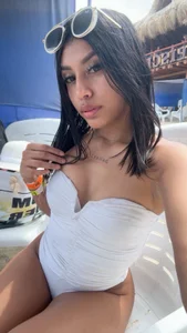 bratz_glloe 😍🌊🏖️  4. fénykép