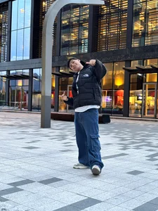 Ezra_Storm Public Pic 4