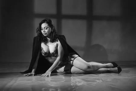 Naomymonroe_ Classy & Sensual Naomy ✨  2. fénykép