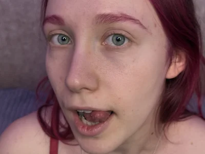 Cutie_Ellis Close-up on my tongue👅👄 Pic 2