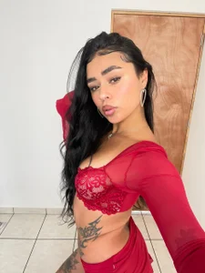 meli_ortiz_Red dress ❤ Bild 6