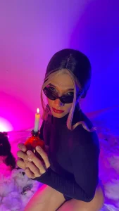 AliceMoon1Public Bild