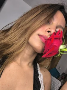 Sweet_moon_v_Beauty in bloom 🌹图片 2