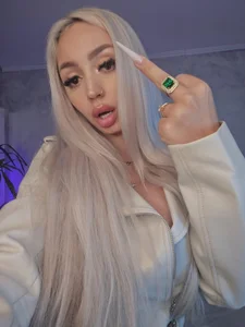 BambiKayyy: A video hot waiting for you in fan club😈💦 ( 4 фото)