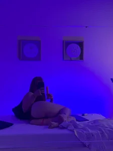 Jade-Sky laid in bed . fénykép