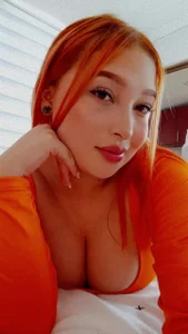 Eyleen_24 I'll wait for you in my room Pic 2