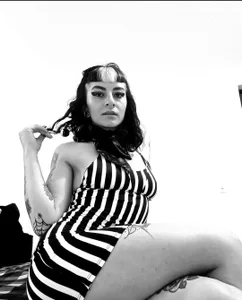 Naughty_KittenmのMeの枚の写真