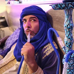 Omar_Grey Arab Smoking and Shisha👄💨 😈 Billede 2
