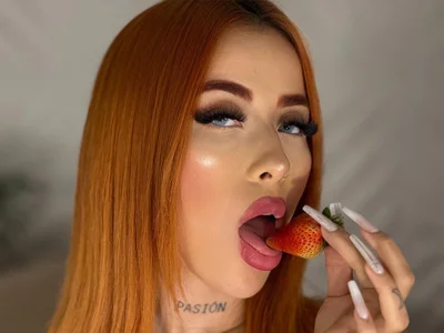 MadelineFox erotic sensuality Bilde 8