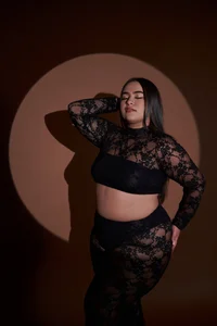 lynda_west Black lingerie🖤 Pic 3