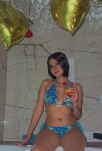 celena-squirtPublic Bild