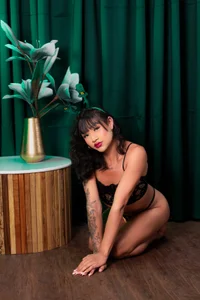 AliDiaz_ Green secrets 💚 Pic