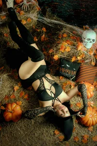 EVAGRECO: Trick or treat🎃… You decide 😈 ( 5 фото)