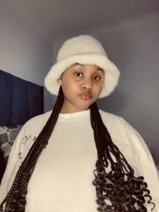 Pree_888x Feed your eyes babe🫦 টি ছবি