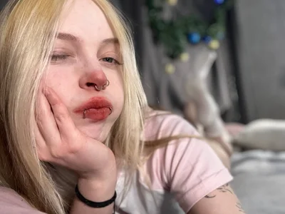 ElvenQueen: Me without makeup ( 2 фото)