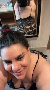 CurvySubLeah Playful/ Face Gambar 9