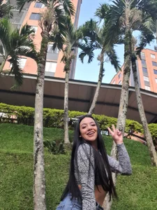 Marianahb-e Public Pic 4