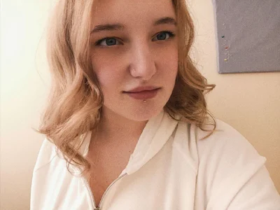 Angel_Ari Public Pic 4