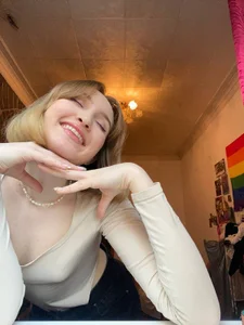 <3