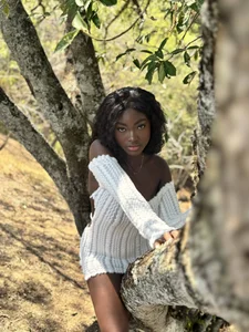 amber_maxwell A little wilder🤍 รูป  6