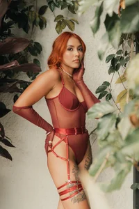 AmberColors_ Garden girl Bilde 2