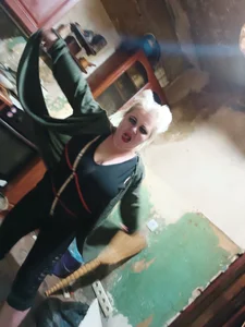 EllieLovee playing woman Foto 3