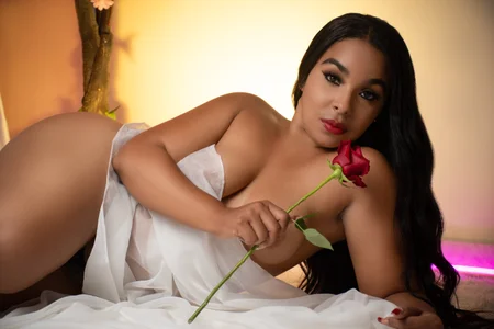 EileenBenzon that opens under this curtain? Pic