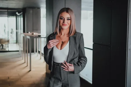 AlicePirs Public Foto 3