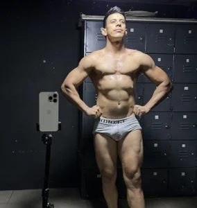JoseRumbero26 💪A photo of MUSCLE let's go little by little 💪 Hình 4