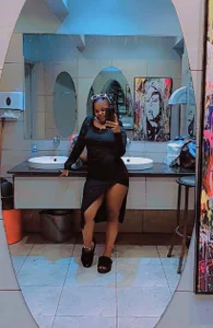 Heavy-Beauty Public Bilde 2