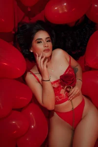 iara_martinez My Valentine's photoshoot Bilde
