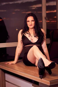 CloeMature Velvet Temptation Poză 5