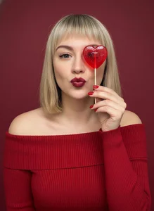 JulieLuna Public зображення 7