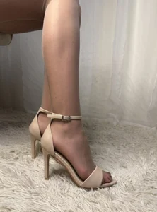 red_starling Erotic feet in nylon & sandals Kuva 3