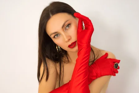 MonikaBelachi Red Mood Pic 4