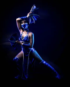 jessi_lemuss Kitana ready to play Foto 3