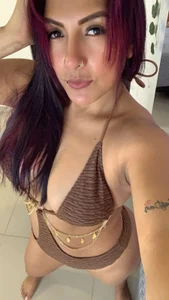 evelynjohnsoon My new swimsuit! Thanks for spoiling me @SRPOLLARICA1986 Foto