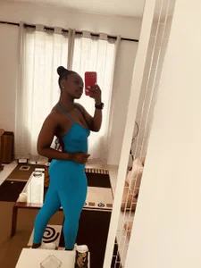 ScarleetSmithのBefore gym 💜の 3枚の写真